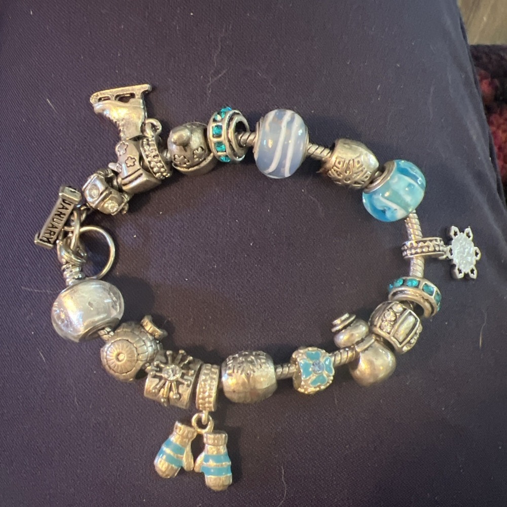 January Winter Theme Charm Bracelet Silver Tone Blue Glass Beads Frozen‎ Nordic